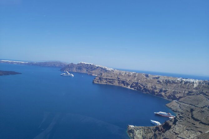 shared-helicopter-tour-santorini-20-minutes-2-passengers