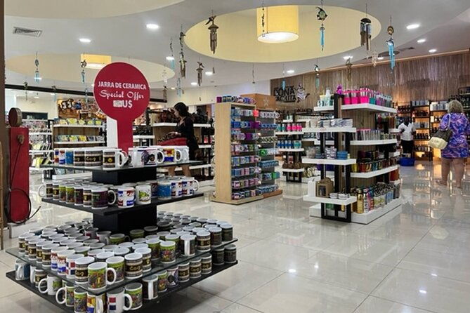 shopping-tour-punta-cana-larimar-chocolate-cigar-factory-souvenir