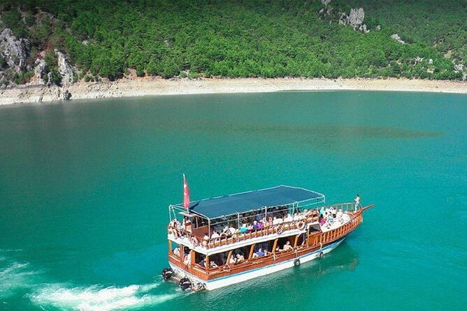side-green-lake-boat-tour-and-jeep-safari-full-day-trip