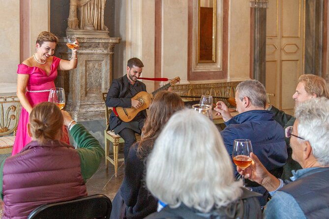 siena-intimate-opera-concert-tour-in-piazza-del-campo