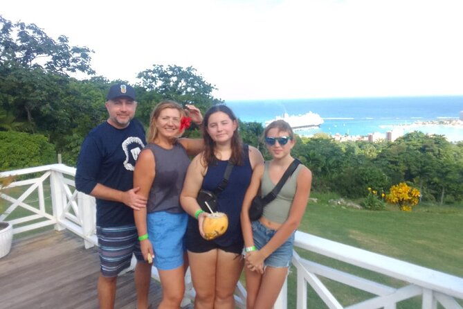 sightseeing-beach-with-stops-for-shopping-and-lunch-in-ocho-rios