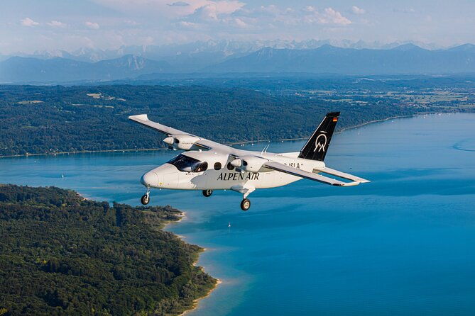 sightseeing-flight-zugspitze-neuschwanstein-castle-alps-munich-augsburg