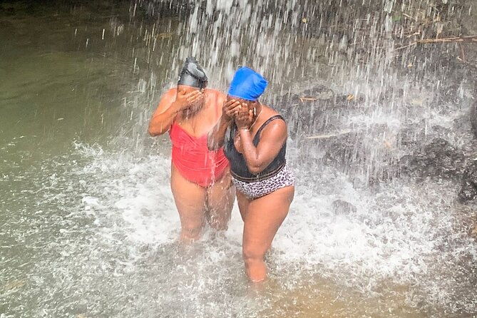 siteseeing-with-cass-land-adventures-in-st-vincent