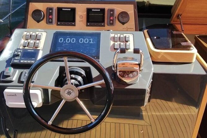 small-group-boat-tour-from-sorrento-to-capri