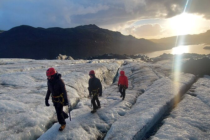 small-group-ice-climbing-and-glacier-hiking-in-solheimajokull-2