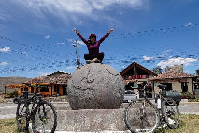 small-group-otavalo-market-and-middle-of-the-world-mountain-bike-tour-from-quito