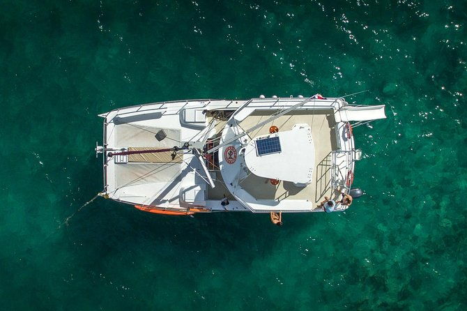 small-group-snorkeling-cruise-with-open-bar-and-light-snacks