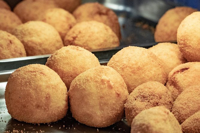 small-group-street-food-tour-in-messina