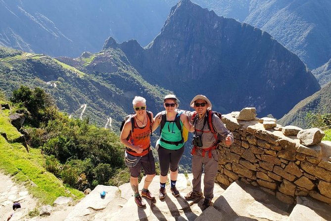small-group-tour-guide-service-in-machu-picchu-from-cusco
