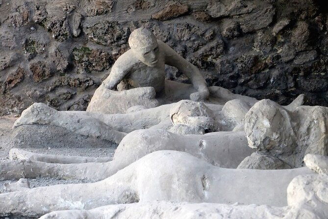 small-group-tour-in-pompeii-with-a-real-archeologist-ticket-included