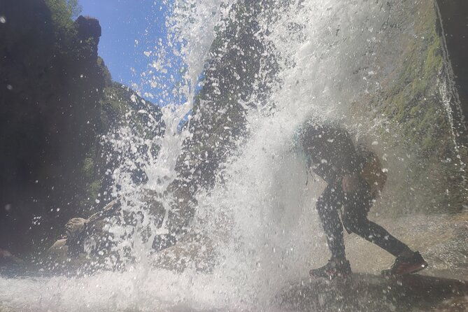small-group-tour-of-canyoning-in-cetina-river-canyon-3