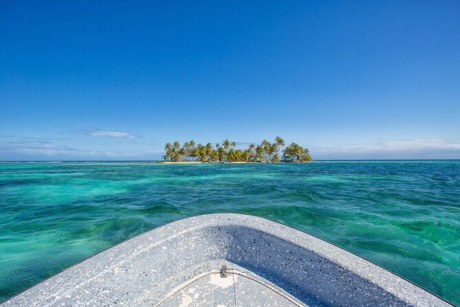 snorkeling-at-silk-and-moho-caye