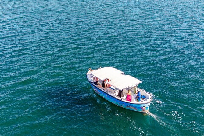 snorkeling-boat-trip-tugboat-beach-and-spanish-water-curacao