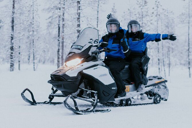 snowmobile-ice-fishing-in-levi