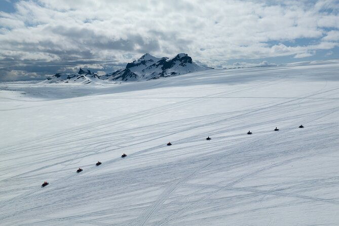 snowmobiling-on-langjokull-glacier-from-geysir-area-2