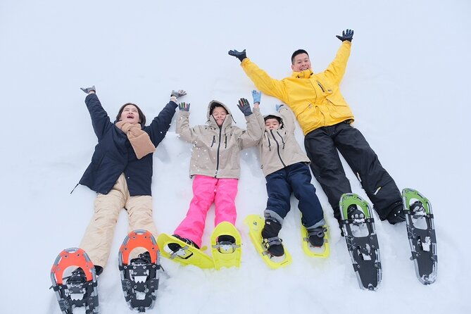 snowshoe-experience-in-akita-yuzawa-winter-park-with-an-akita-dog