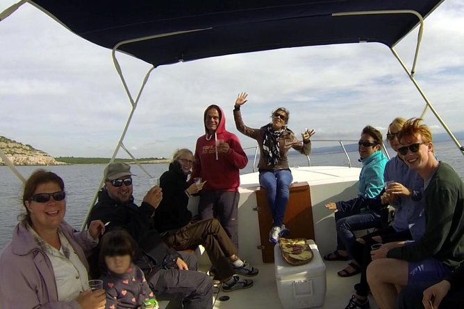 spring-autumn-tour-dolphin-watching