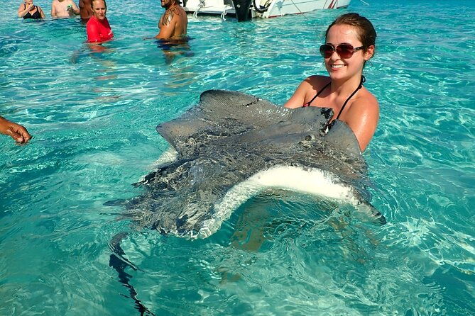 stingray-city-experience-plus-two-snorkeling-stops-on-grand-cayman