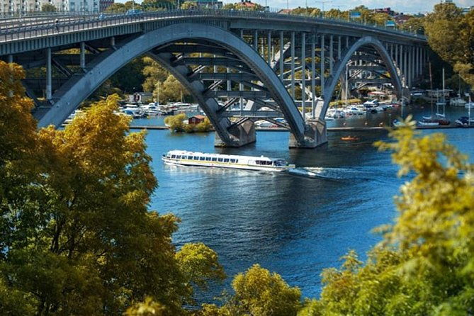 stockholm-bridges-sightseeing-cruise