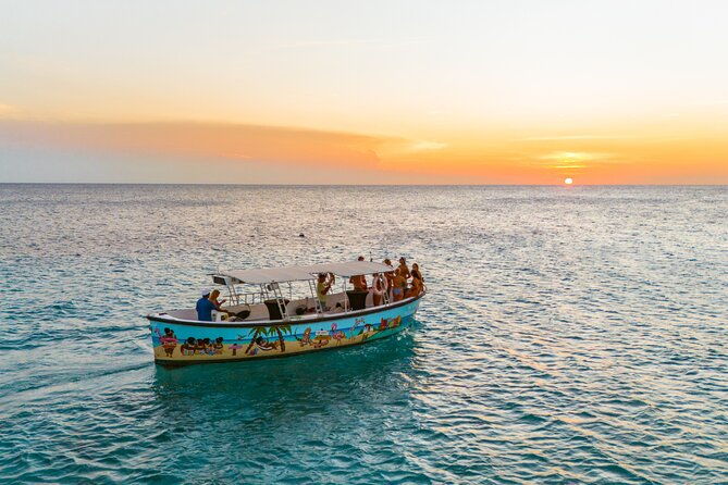 sunset-boat-trip-in-the-spanish-water-and-coastline-of-curacao