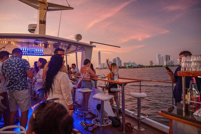 sunset-navigation-through-the-bay-of-cartagena