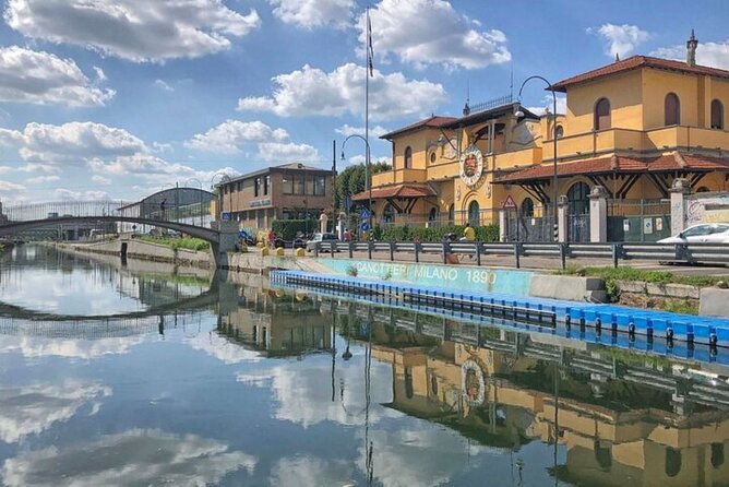 sunset-navigli-boat-tour-in-milan-with-optional-aperitivo-3