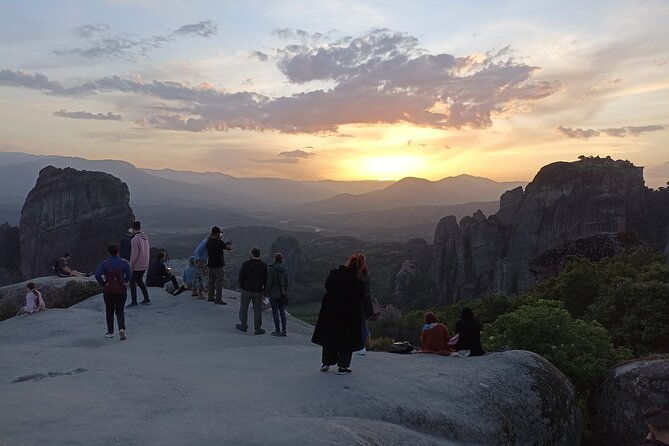 sunset-tour-to-meteora-with-photo-stops