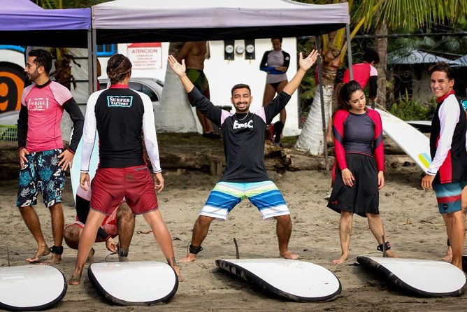surf-lessons-with-pro-team-in-jaco