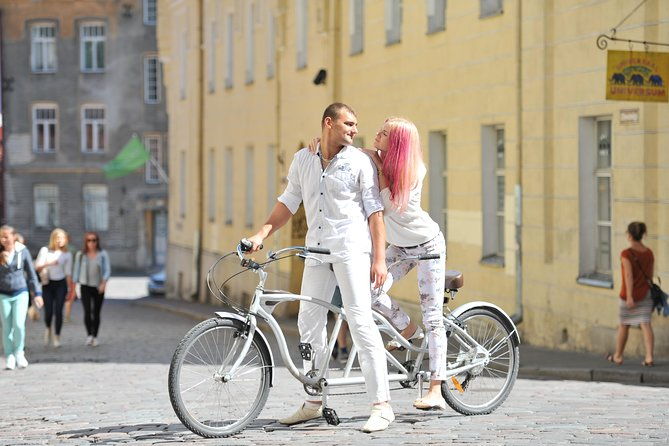 tallinn-1-hour-romantic-photo-tour-2