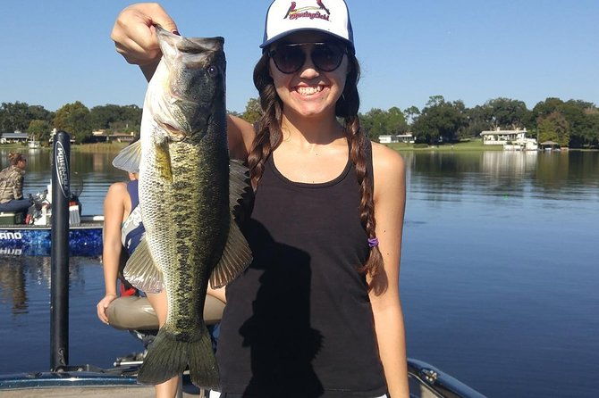 tampa-bass-fishing-guide-on-lake-tarpon