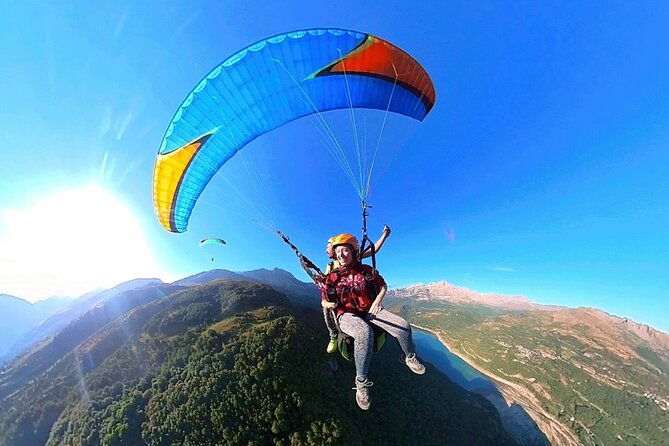 tandem-paraglider-in-the-pyrenees-panticosa-video-of-the-flight