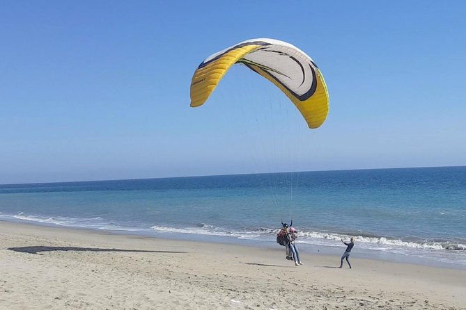 tandem-paragliding-flight-with-instructor-in-malibu