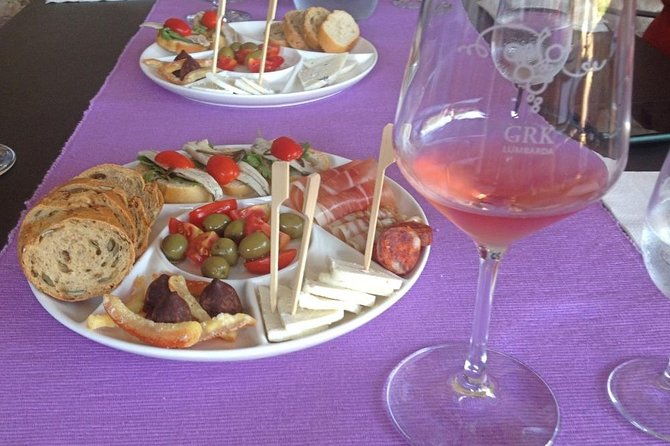taste-of-korcula-by-mountain-bike-tour-local-produce-tasting-2