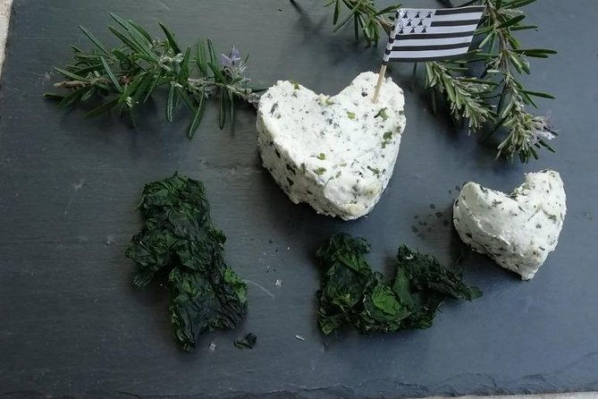 tasting-of-seaweed-cheeses