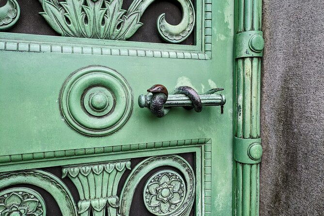 the-deep-pockets-of-graceland-cemetery-walking-tour