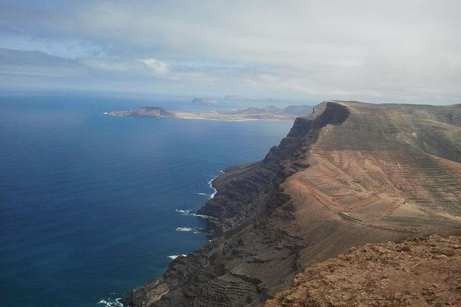 the-northern-cliffs-valleys-hiking-tour