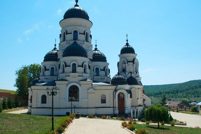 the-oldest-monastery-the-largest-winery-authentic-moldova