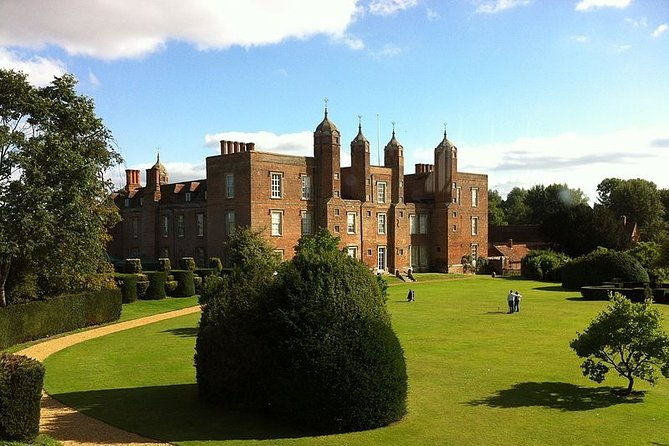 the-stories-behind-the-village-green-a-self-guided-audio-tour-in-long-melford