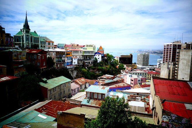 the-tour-of-valparaiso-in-french-on-foot-and-in-a-small-group