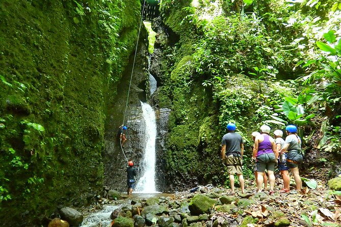 the-ultimate-waterfall-rappel-in-la-fortuna