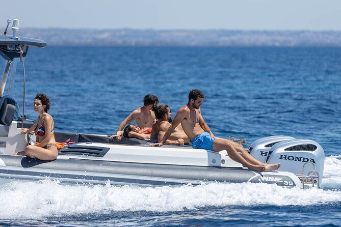 the-white-lotus-taormina-and-giardini-naxos-boat-tour