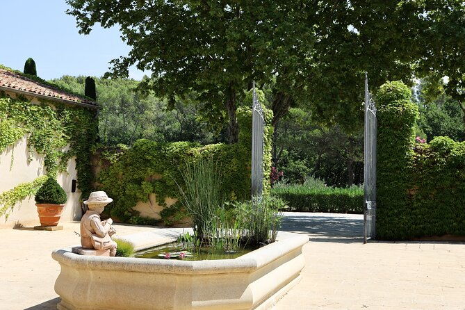 the-wines-of-the-luberon-the-chateau-de-lourmarin-bastide-du-laval-olive-oil
