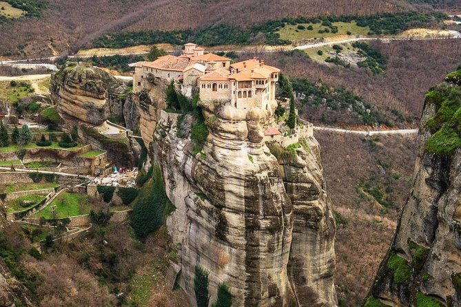 thessaloniki-to-meteora-private-day-trip