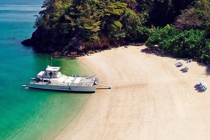tortuga-island-cruise-with-lunch-from-san-jose