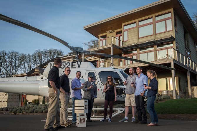 tour-devine-by-heli-helicopter-wine-tour