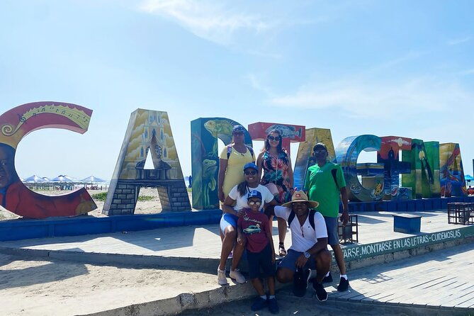tour-in-chiva-for-5-hours-through-the-city-of-cartagena