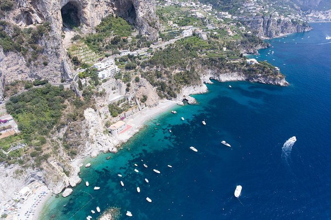 tour-the-sea-grottoes-of-the-amalfi-coast-2