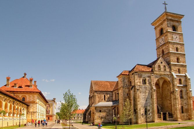 tour-to-corvin-castle-in-hunedoara-alba-iulia-2