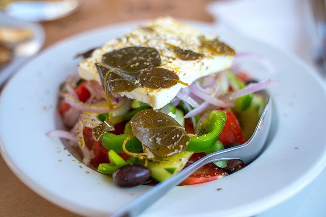 traditional-tastes-of-santorini-food-tour
