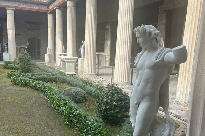 tramvia-napoli-daily-trip-to-pompeii-ruins